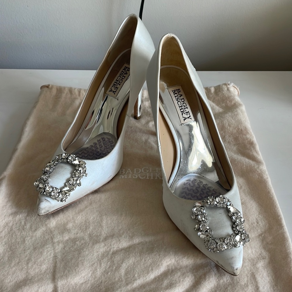 Badgley Mischka Ivory Asher Pump